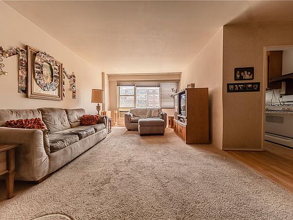 5th image of 2928 W 5th St #20G