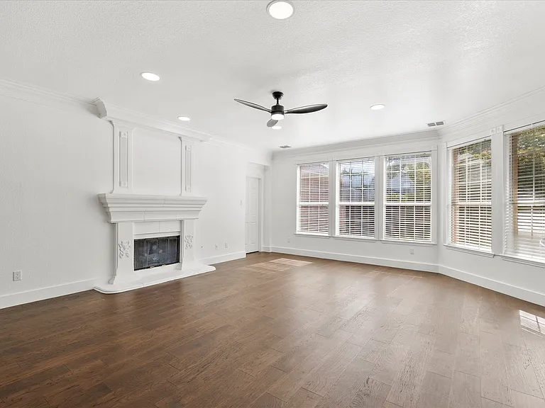 3309 Grantham Dr — Photo 7