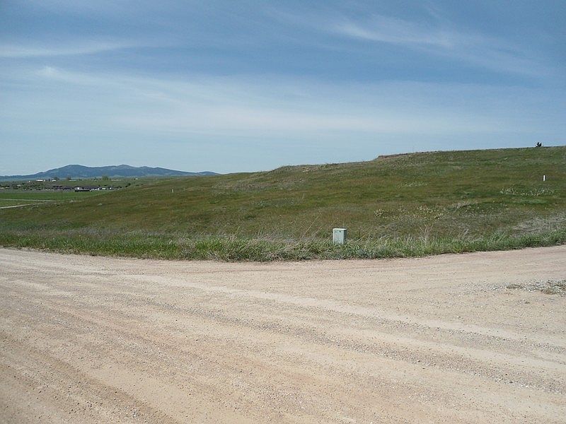 1st image of Meadowlark Ln