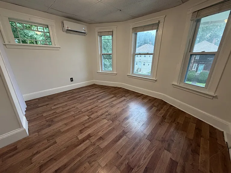16 Branch Ave #2 — Photo 8
