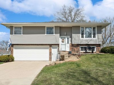 5655 Sun Valley Dr, Dubuque, IA, 52002