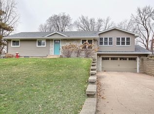 267 Hanska Ct, Shoreview, MN 55126