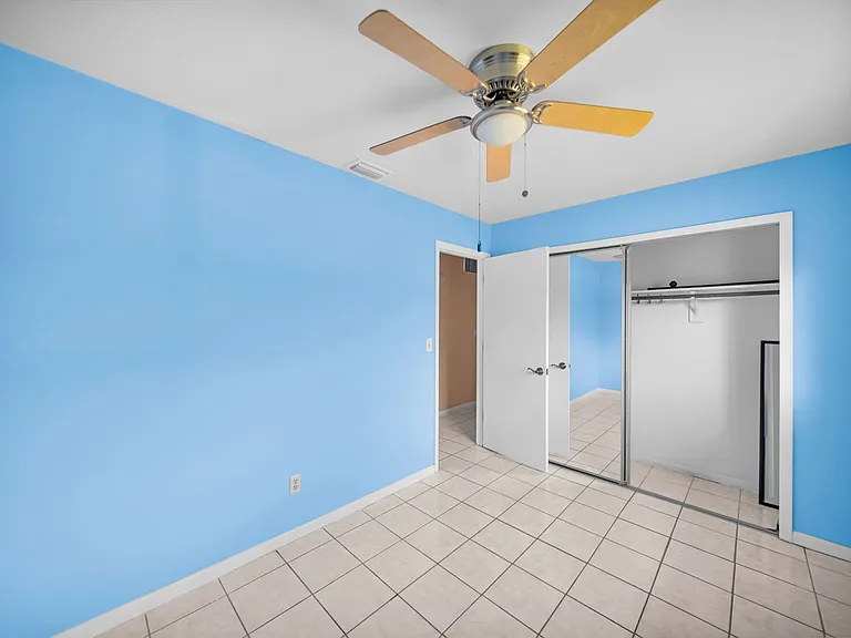 517 SE 23rd Pl — Photo 10