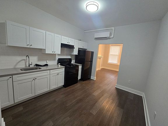 5th image of 4642 N 13th St Floor 1
