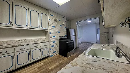 821 Metropolitan Avenue