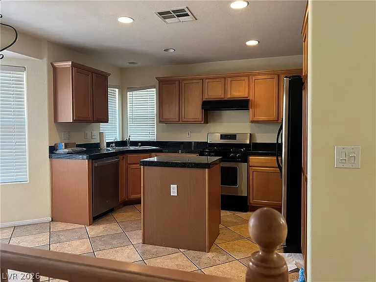 3900 Irvin Ave — Photo 11