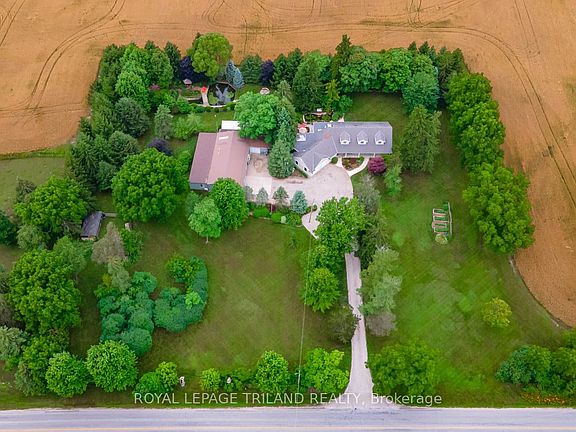 4th image of 2416 Sunningdale Rd W