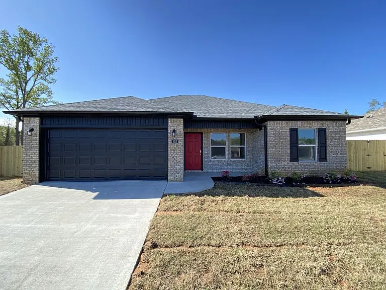 627 Timberline Rd — Photo 1
