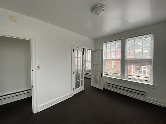 4th image of 162 E Market St #17947351