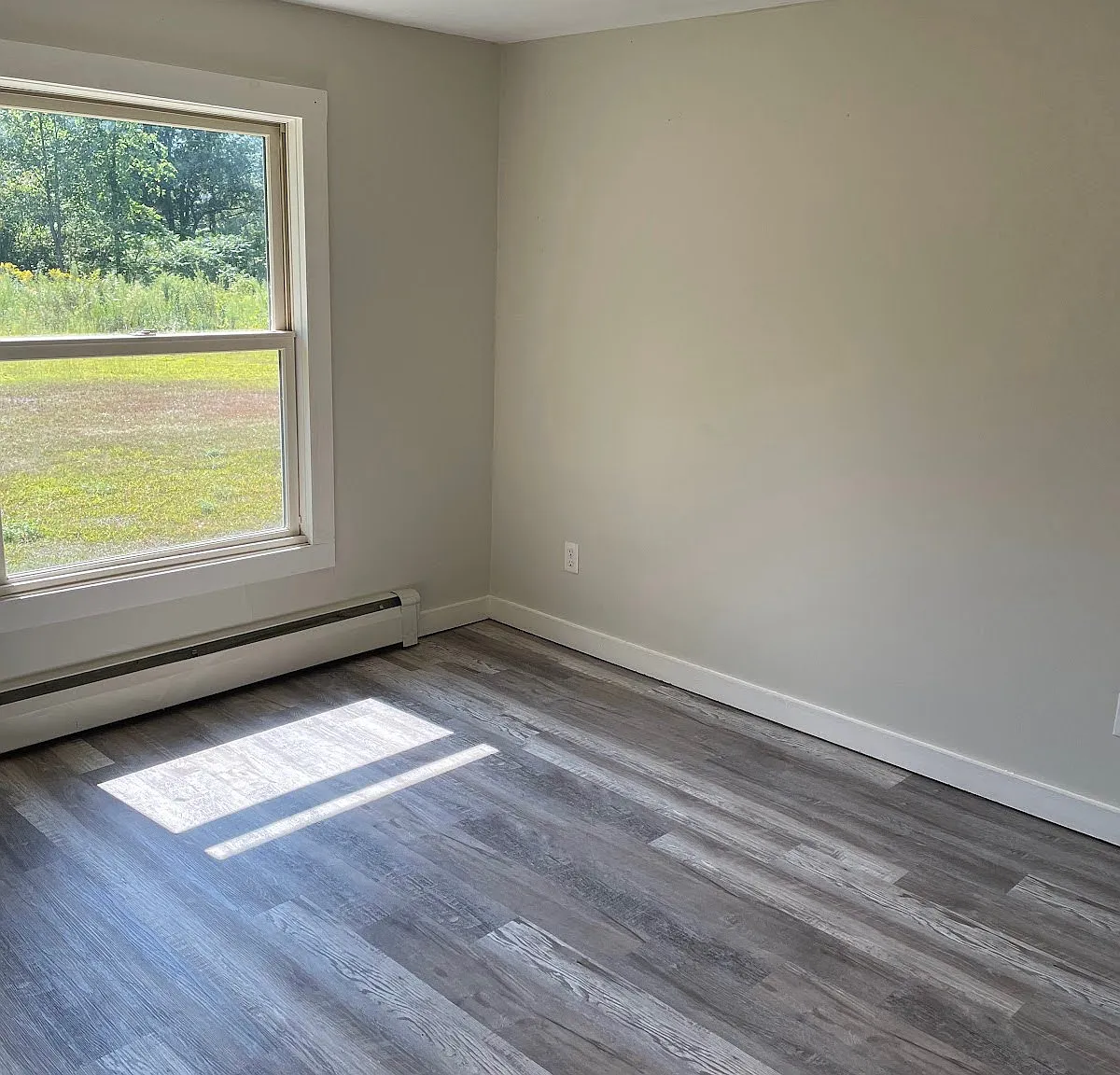 93 Riverview Apartment - 18 — Photo 1