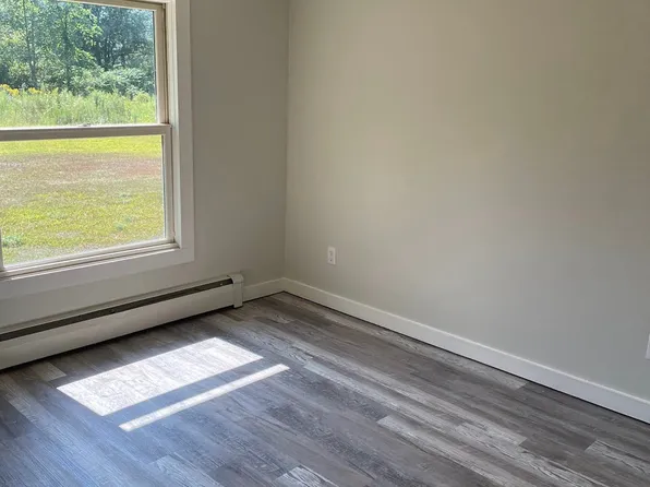 93 Riverview Dr APT 3, Jeffersonville, VT 05464