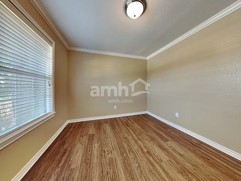 8923 Wild Rose Ln — Photo 9