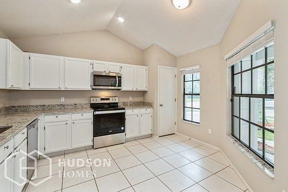 4th image of 1028 Beckstrom Dr