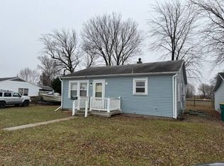 1722 Newcomer Dr, Galesburg, IL 61401