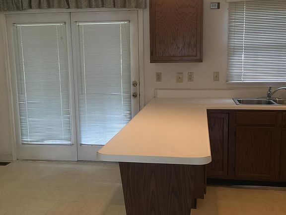 5th image of 16 Briarwood Way