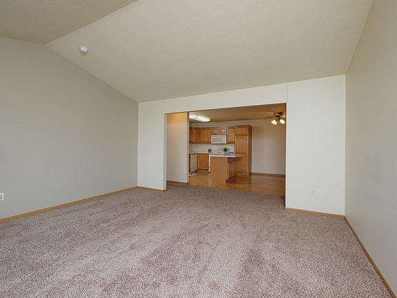Fargo, ND Charleswood Townhomes | Living