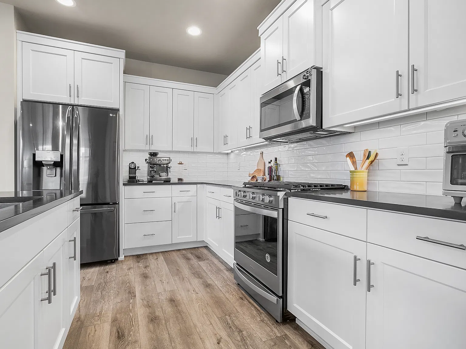 7269 SW Chestnut Ln — Photo 3