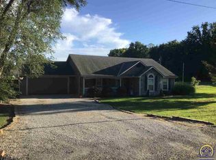 224 E 4th St, Pomona, KS 66076