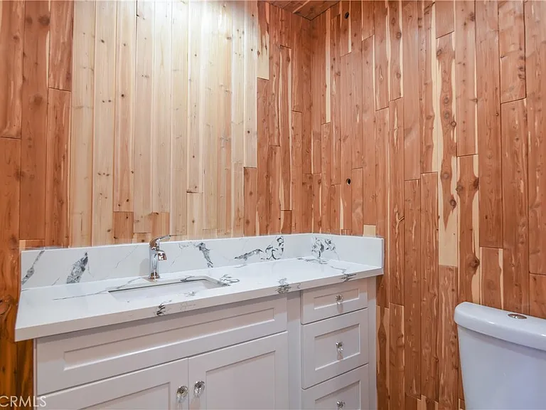 226 S Rexford Dr — Photo 18