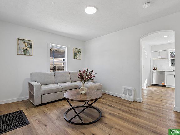4th image of 3909 Blondo St
