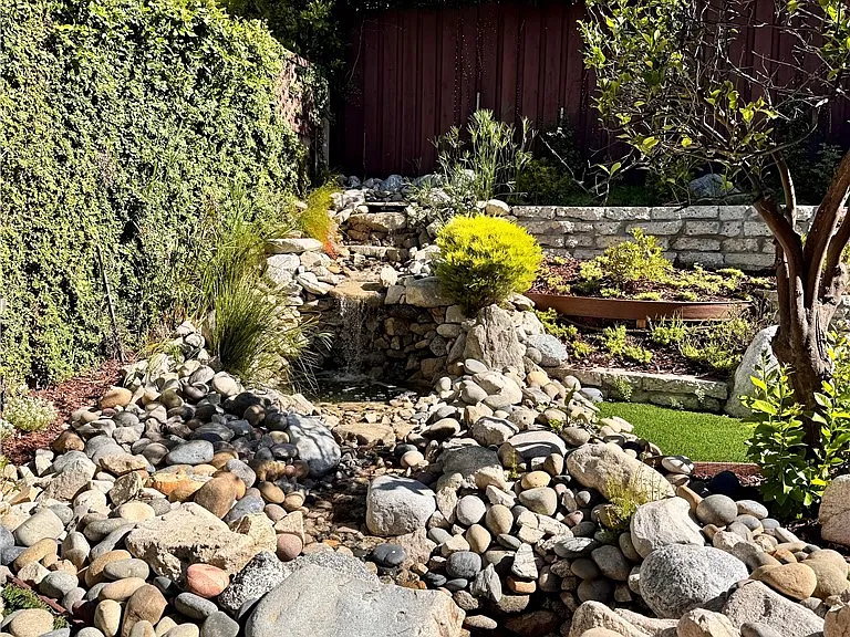 4935 Ocean View Blvd — Photo 30