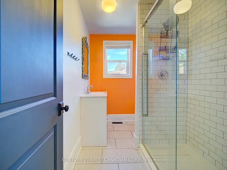 425 English St #UPPER — Photo 6