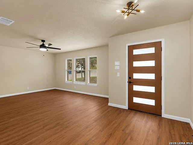 4 bed, 2.5 bath, 3635 sqft, $3,400 — Photo 2