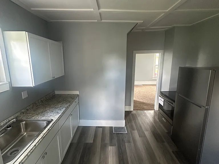 915 Troy Pl NW — Photo 3