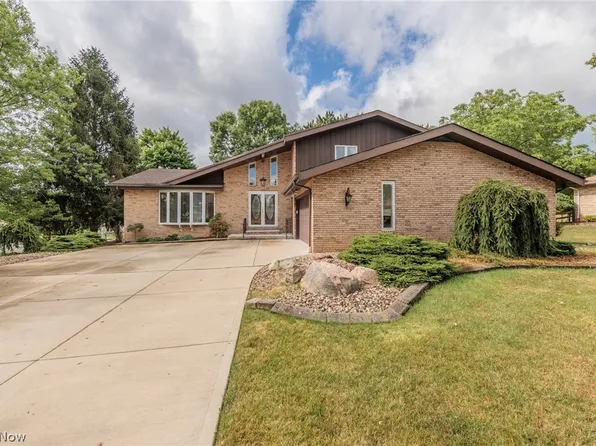 3235 Reckman Ct, North Royalton, OH 44133