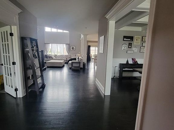 3rd image of 8473 Stone Creek Blvd