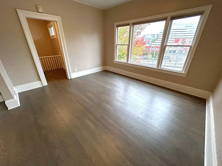 2021 SW 6th Ave — Photo 5