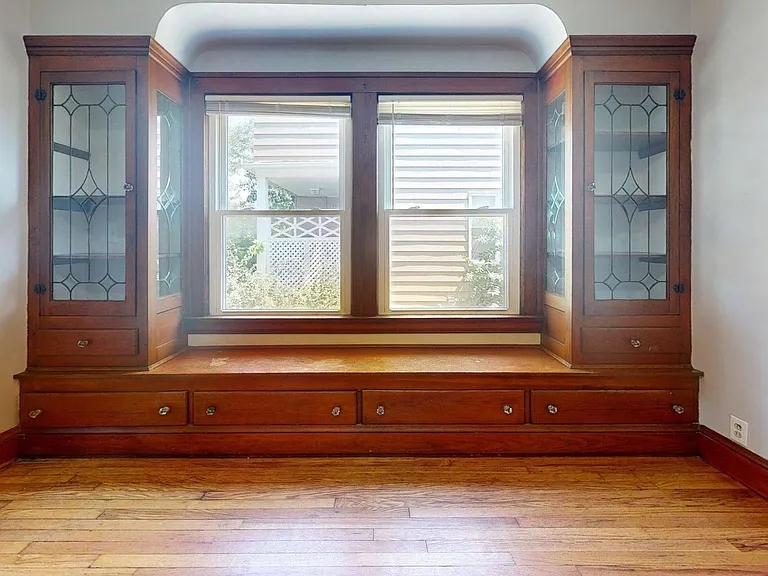9715 Plymouth Ave — Photo 35