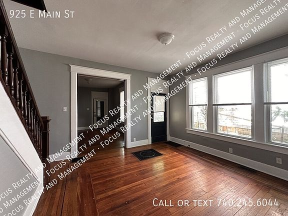 5th image of 925 E Main St
