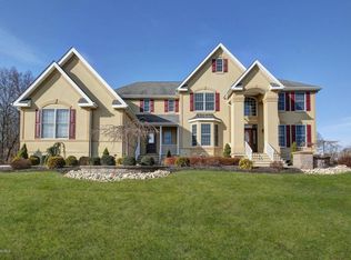 27 Palmer Cir, Millstone Township, NJ 08535