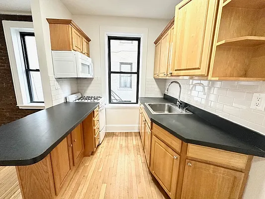 Rented by Axxess Realty Group | media 9