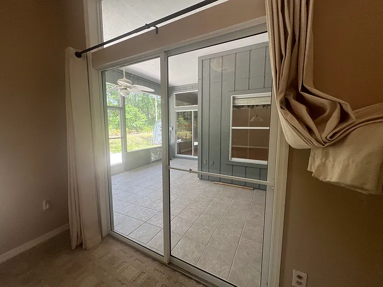NW 68th Ln — Photo 19