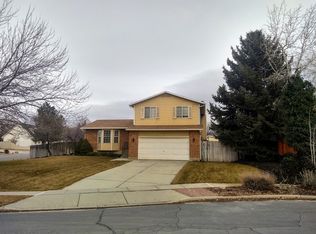 10717 S Rembrandt Ln, Sandy, UT 84070
