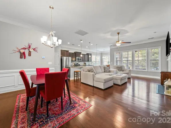 6024 Langwell Ln, Charlotte, NC 28278