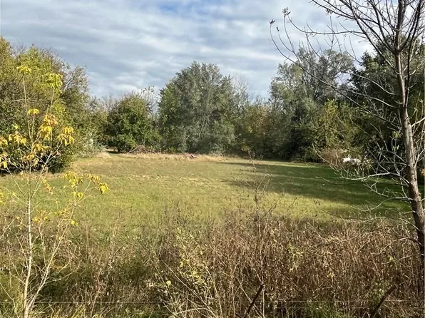 221 W 3rd St, Adrian, MO 64720
