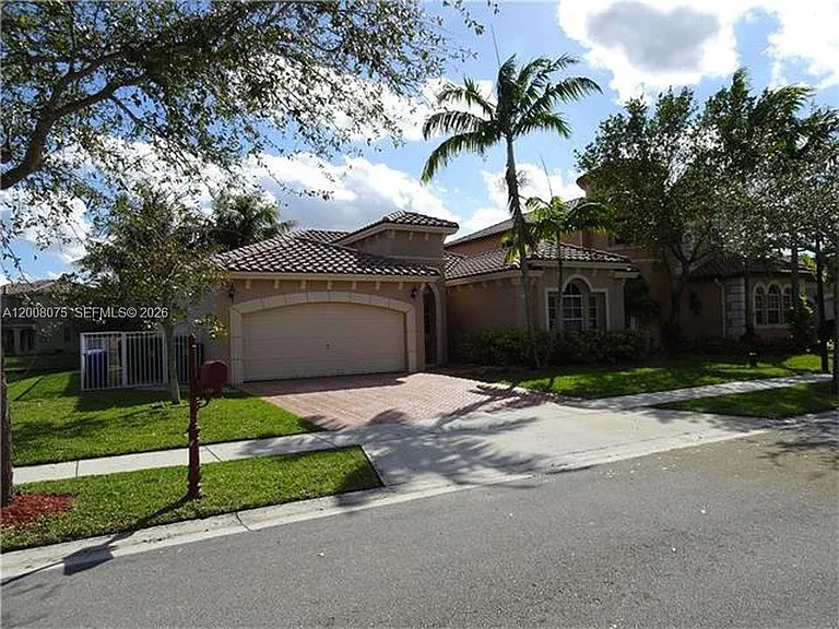 12830 SW 51st St — Photo 1