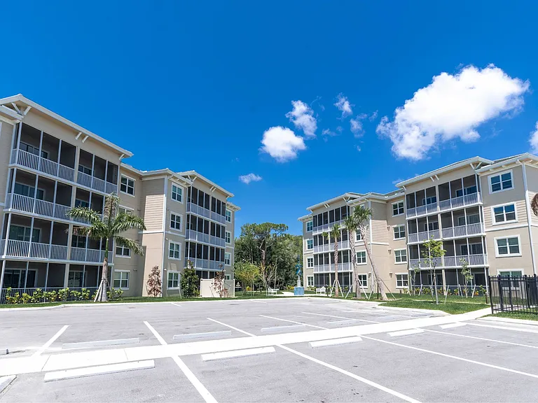 The Reef at Winkler — Photo 4
