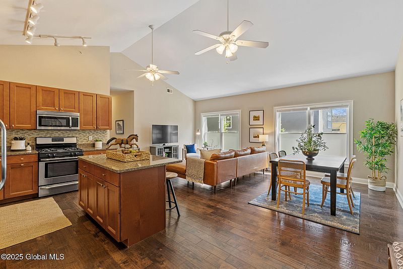 5th image of 289 Jefferson Street #22