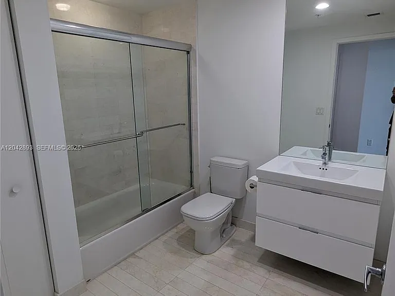 17111 E Biscayne Blvd #1011 — Photo 25