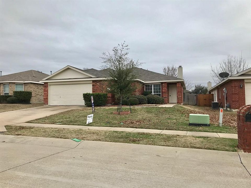 1st image of 2413 Glenhaven Dr