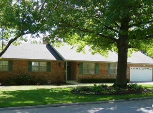 2611 Oxford Rd, Lawrence, KS 66049