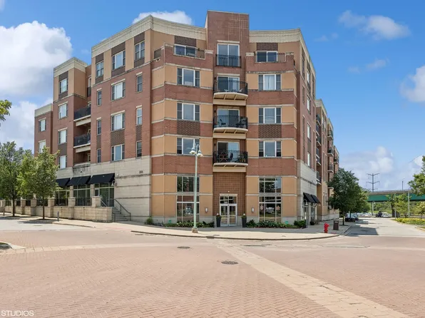 300 Village Cir Unit 202, Willow Springs, IL 60480