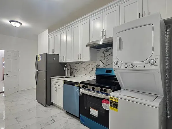 23-50 31st Ave, Astoria, NY