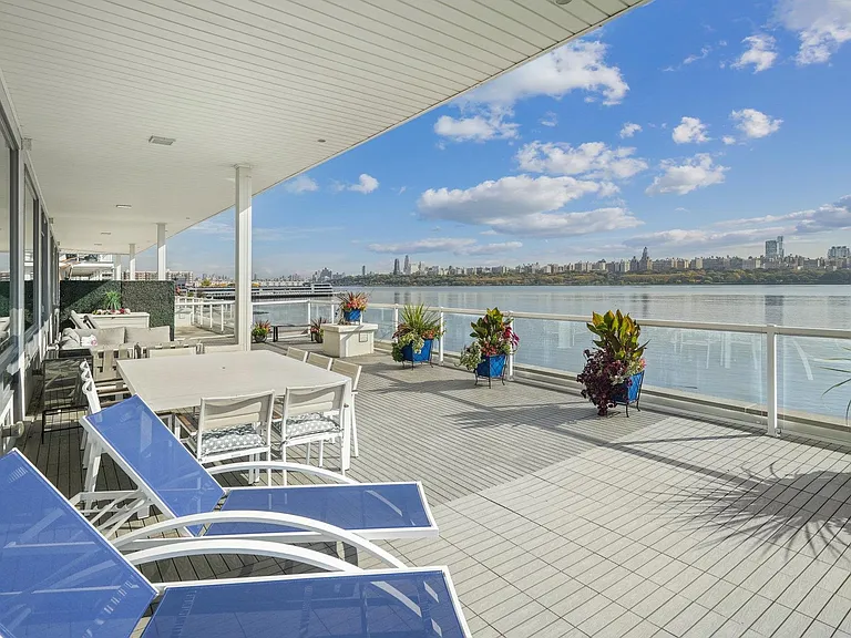 3 Somerset Ln #310 — Photo 3