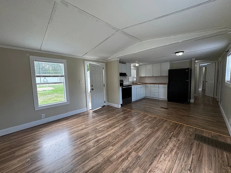 154 NW Alpata Ct — Photo 3