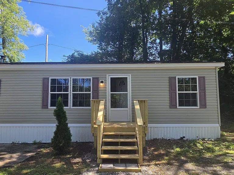 107 Rayewood Dr — Photo 2